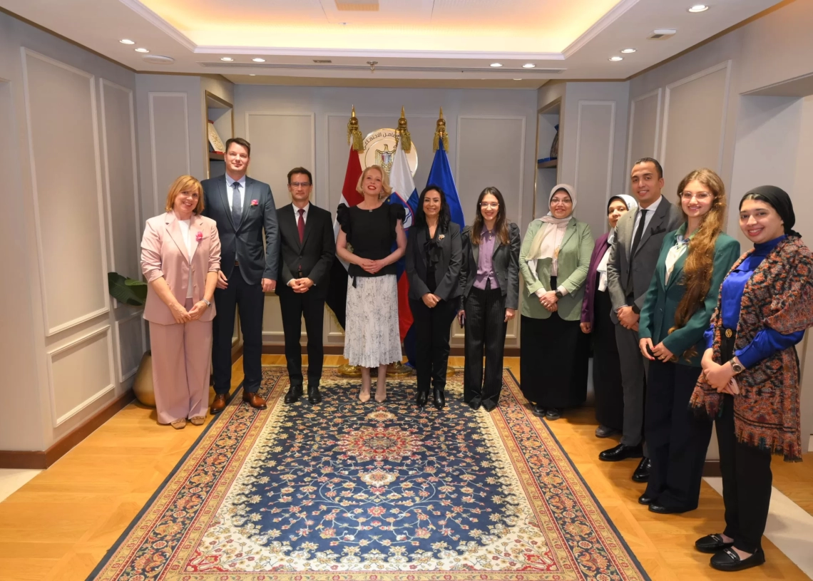 وزيرة التضامن تستعرض جهود مصر في تمكين المرأة والحماية الاجتماعية أمام وفد سلوفيني 20 - جريدة المساء وزيرة التضامن تستعرض جهود مصر في تمكين المرأة والحماية الاجتماعية أمام وفد سلوفيني 19 - جريدة المساء