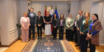 وزيرة التضامن تستعرض جهود مصر في تمكين المرأة والحماية الاجتماعية أمام وفد سلوفيني 2 - جريدة المساء وزيرة التضامن تستعرض جهود مصر في تمكين المرأة والحماية الاجتماعية أمام وفد سلوفيني 1 - جريدة المساء