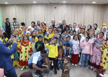 فعاليات مهرجان مسرح الجنوب تدخل البهجة على أطفال معهد الأورام بقنا 25 - جريدة المساء