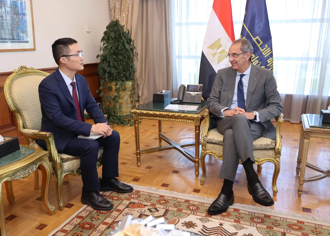 الدكتور/ عمرو طلعت وزير الاتصالات وتكنولوجيا المعلومات يلتقى الرئيس التنفيذى الجديد لشركة هواوى مصر 19 - جريدة المساء الدكتور/ عمرو طلعت وزير الاتصالات وتكنولوجيا المعلومات يلتقى الرئيس التنفيذى الجديد لشركة هواوى مصر 18 - جريدة المساء
