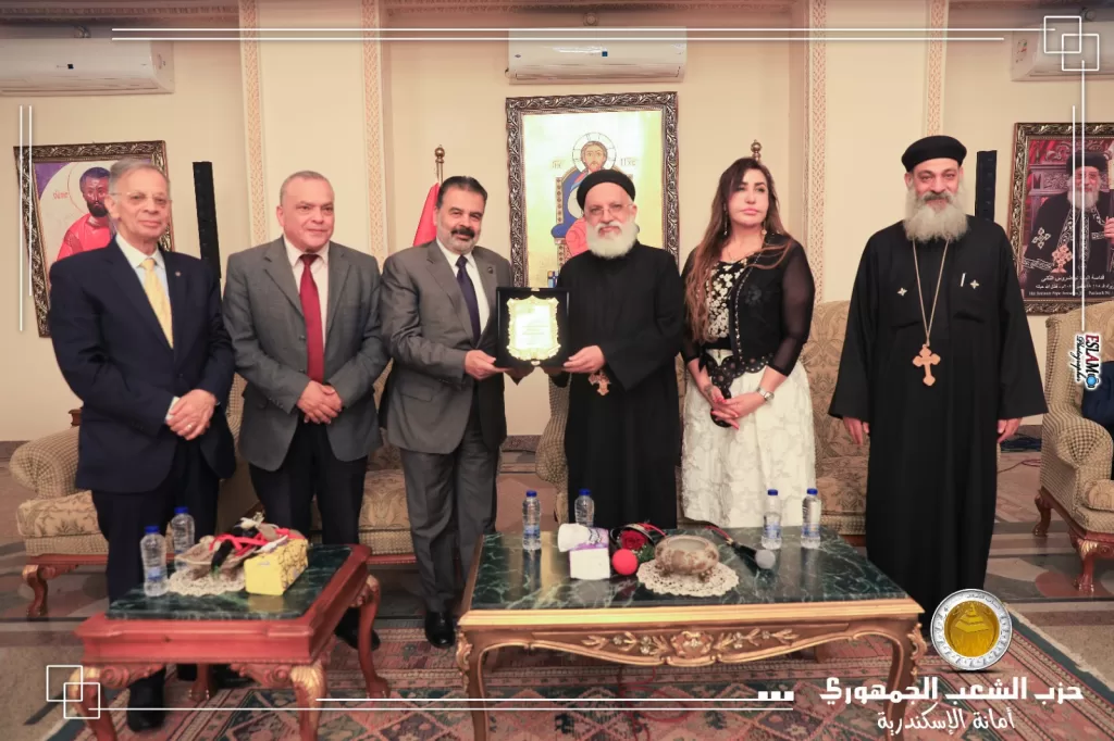 "الشعب الجمهوري" يزور الكنيسة المرقسية لتهنئة الأقباط بعيد القيامة المجيد 29 - جريدة المساء