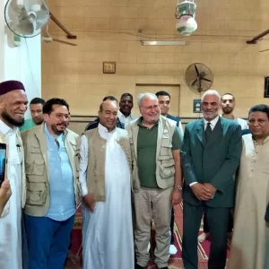 رئيس مركز ومدينة سيوة يستقبل الملك أحمد فؤاد الثاني خلال زيارته السنوية لمصر 23 - جريدة المساء