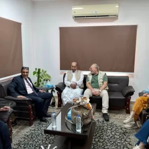 رئيس مركز ومدينة سيوة يستقبل الملك أحمد فؤاد الثاني خلال زيارته السنوية لمصر 27 - جريدة المساء