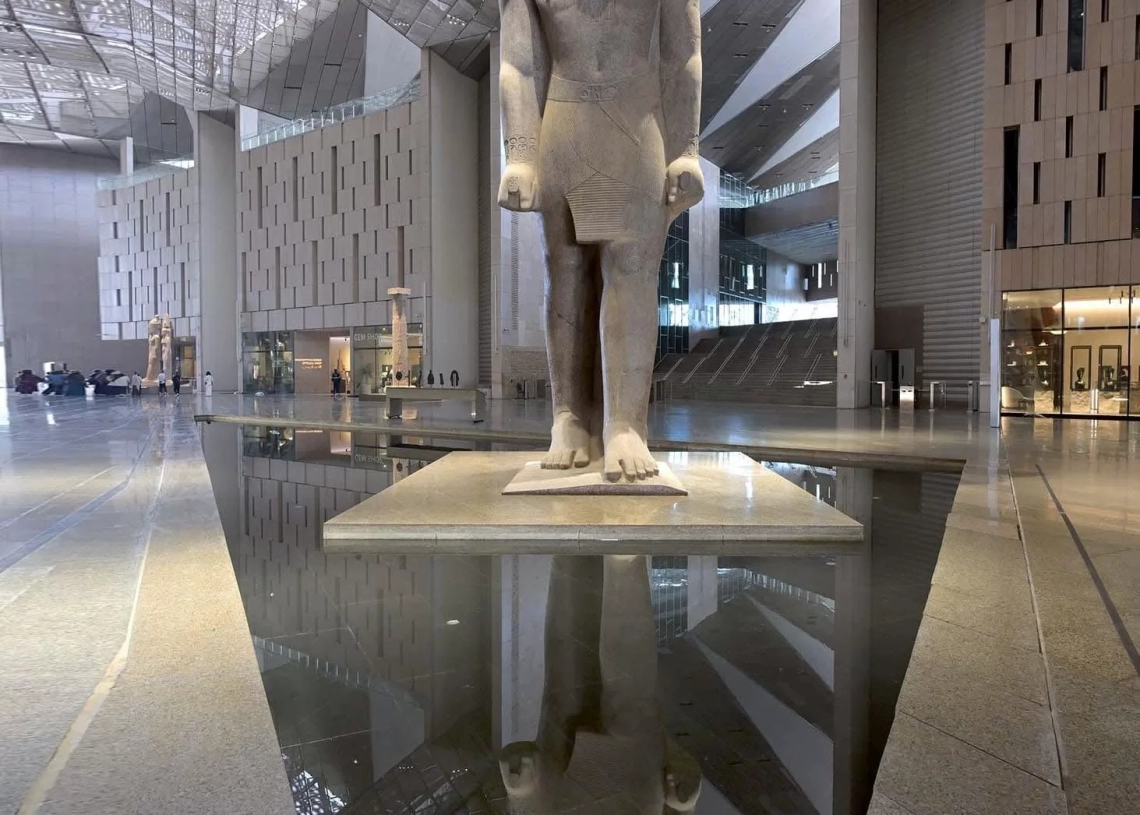 جولات تعريفية للمرشدين السياحيين حول سيناريو العرض ومسار الزيارة بالمتحف المصرى الكبير.. وزير السياحة: نهدف إلى سرد المعلومات الخاصة بمحتويات المتحف للسائحين ..بطريقة سلسة ومشوقة.. 19 - جريدة المساء