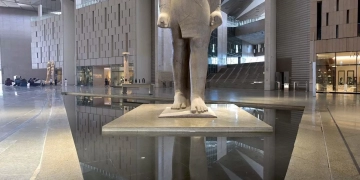 جولات تعريفية للمرشدين السياحيين حول سيناريو العرض ومسار الزيارة بالمتحف المصرى الكبير.. وزير السياحة: نهدف إلى سرد المعلومات الخاصة بمحتويات المتحف للسائحين ..بطريقة سلسة ومشوقة.. 1 - جريدة المساء