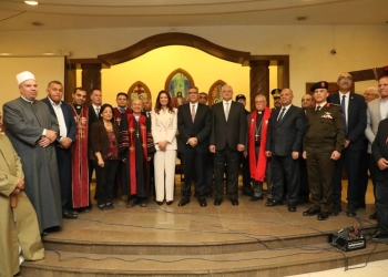 محافظ الجيزة يزور الكنيسة الإنجيلية للتهنئة بعيد القيامة المجيد 17 - جريدة المساء