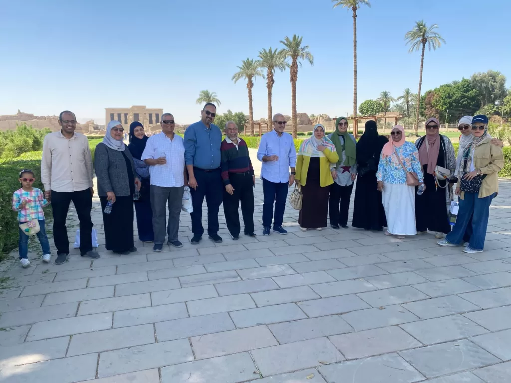 اللجنة الاجتماعية بنقابة أطباء قنا تنظم يومًا ترفيهيًا بمعبد دندرة 43 - جريدة المساء