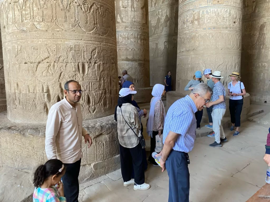 اللجنة الاجتماعية بنقابة أطباء قنا تنظم يومًا ترفيهيًا بمعبد دندرة 35 - جريدة المساء