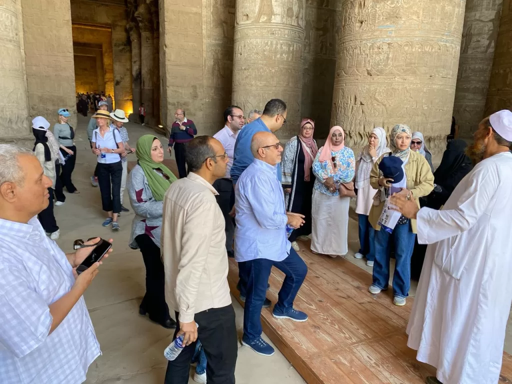 اللجنة الاجتماعية بنقابة أطباء قنا تنظم يومًا ترفيهيًا بمعبد دندرة 31 - جريدة المساء