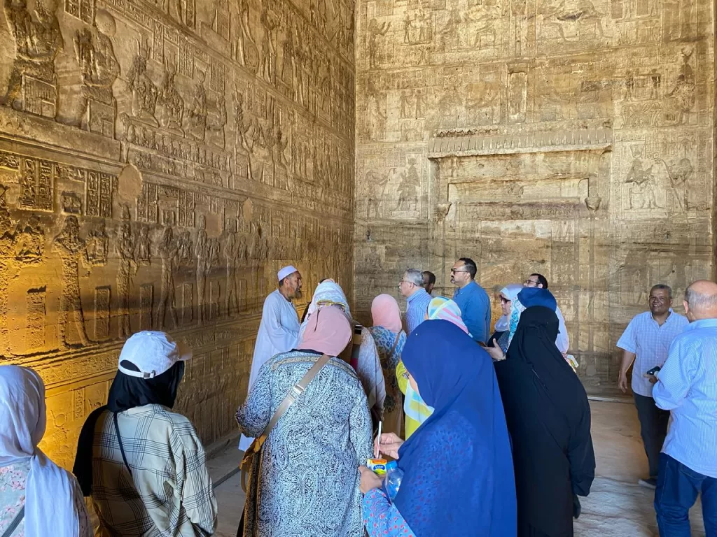 اللجنة الاجتماعية بنقابة أطباء قنا تنظم يومًا ترفيهيًا بمعبد دندرة 27 - جريدة المساء