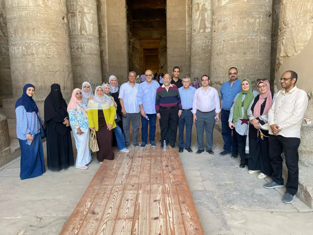 اللجنة الاجتماعية بنقابة أطباء قنا تنظم يومًا ترفيهيًا بمعبد دندرة 21 - جريدة المساء