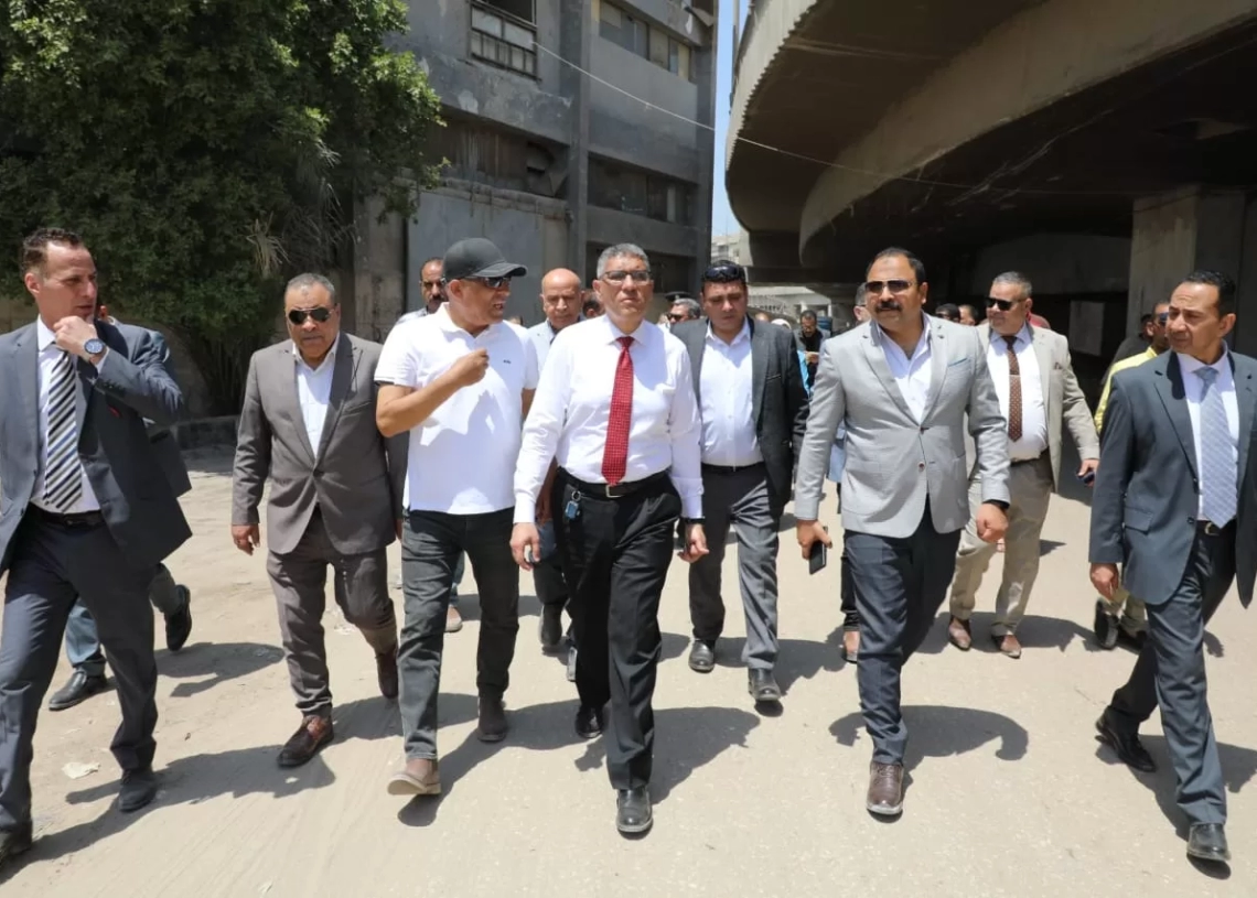 محافظ الجيزة يتفقد أعمال التطوير بالشوارع المحيطة بمستشفى وقسم بولاق الدكرور 19 - جريدة المساء