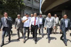 محافظ الجيزة يتفقد أعمال التطوير بالشوارع المحيطة بمستشفى وقسم بولاق الدكرور 31 - جريدة المساء