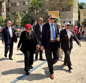وكيل وزارة التعليم بالجيزة يشارك في احتفالية إدارة الدقي التعليمية بيوم اليتيم 27 - جريدة المساء