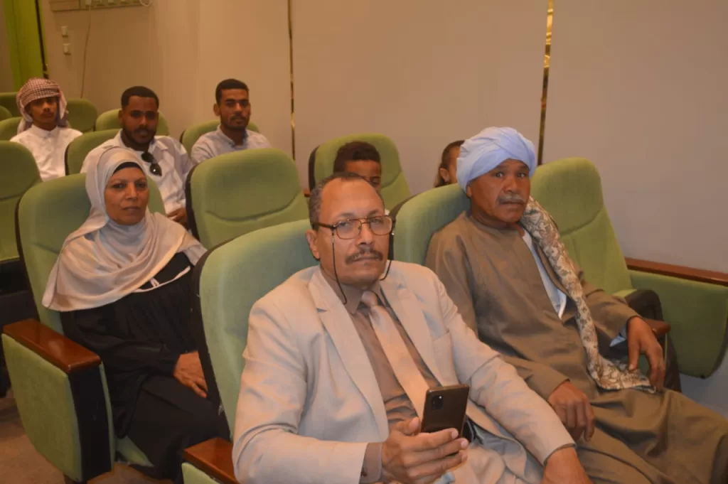 " معاملات لتحسين إنتاجية دودة القز ".. رسالة ماجستير بجامعة جنوب الوادي 31 - جريدة المساء