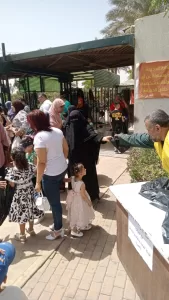 محافظة الجيزة توزّع أكياسًا بلاستيكية مجانًا على روّاد الحدائق والمتنزهات (صور) 24 - جريدة المساء