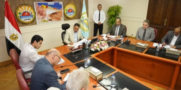 محافظ مطروح يشدد علي حل مشاكل مياه الشرب قبل بداية موسم الاصطياف بمطروح 1 - جريدة المساء