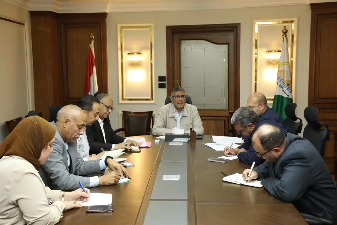 محافظ الجيزة يضع آليات تحسين كفاءة منظومة النظافة بالأحياء والمراكز 19 - جريدة المساء