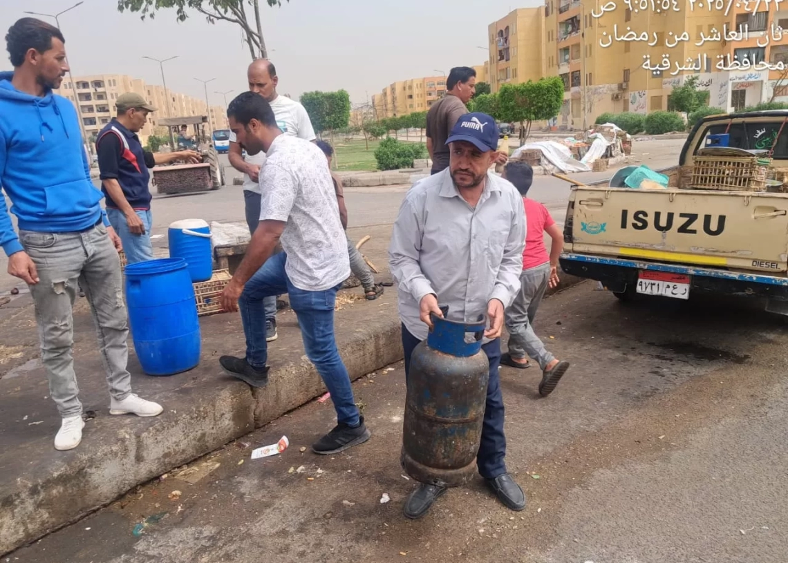 جهاز مدينة العاشر من رمضان يشن حملة مكبرة لإزالة التعديات والاشغالات 19 - جريدة المساء