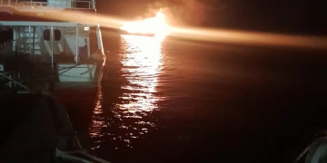 تفحم مركب سياحي بأحد شواطئ سفاجا دون خسائر بشرية 1 - جريدة المساء