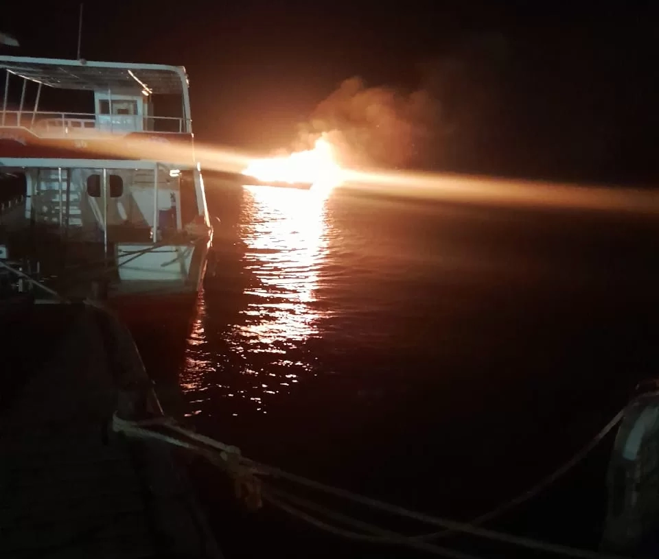 تفحم مركب سياحي بأحد شواطئ سفاجا دون خسائر بشرية 15 - جريدة المساء