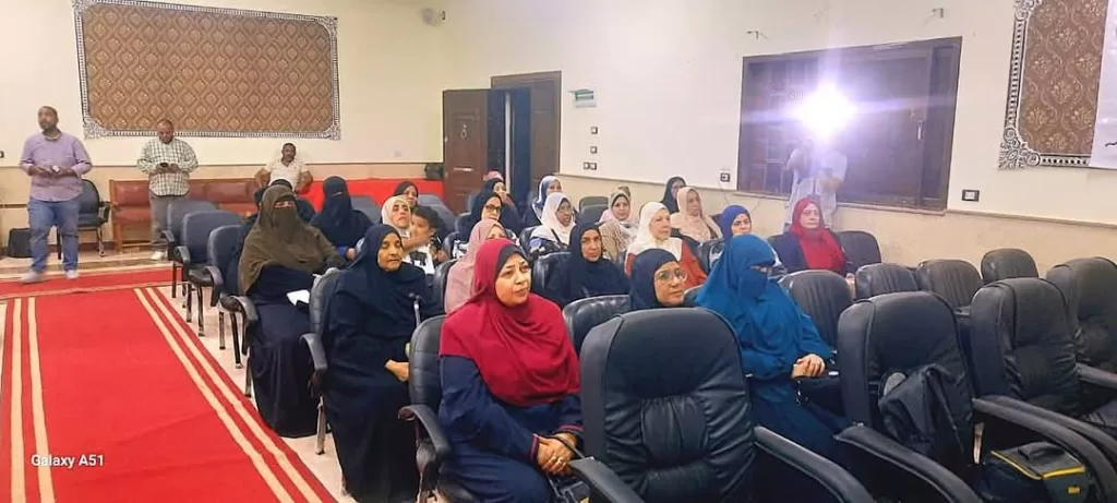 رئيس مدينة رأس غارب يشهد الندوة التثقيفية لحجاج الجمعيات الأهلية 19 - جريدة المساء