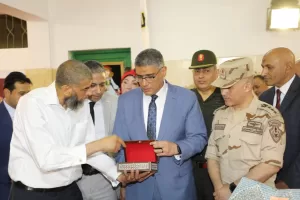 بالصور.. محافظ الجيزة يفتتح معرض "صنع بالتعليم الفني" بمدرسة إمبابة الصناعية للتأسيس العسكري 35 - جريدة المساء