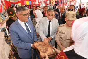 بالصور.. محافظ الجيزة يفتتح معرض "صنع بالتعليم الفني" بمدرسة إمبابة الصناعية للتأسيس العسكري 43 - جريدة المساء