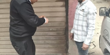 استجابة لشكاوي المواطنين.. محافظة الجيزة تغلق وتشمع ورشة سمكرة تسبب إزعاجًا لكبار السن بالطالبية.. وتجري إصلاحات لطفوحات الصرف ببشتيل 1 - جريدة المساء