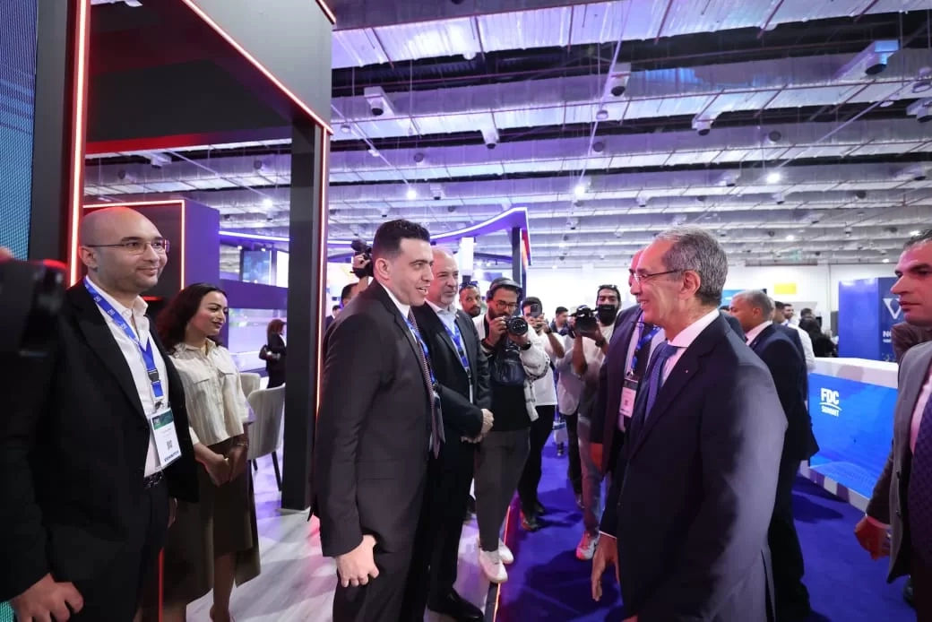 الدكتور/ عمرو طلعت وزير الاتصالات يفتتح فعاليات الدورة السابعة لقمة FDC Summit 17 - جريدة المساء