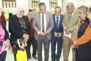 في المعرض السنوي للصحافة المدرسية بالجمهورية.. وكيل وزارة التعليم بالجيزة: تبني الوعي وتنمي مهارات الطلاب الإبداعية 23 - جريدة المساء