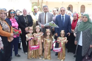 في المعرض السنوي للصحافة المدرسية بالجمهورية.. وكيل وزارة التعليم بالجيزة: تبني الوعي وتنمي مهارات الطلاب الإبداعية 21 - جريدة المساء