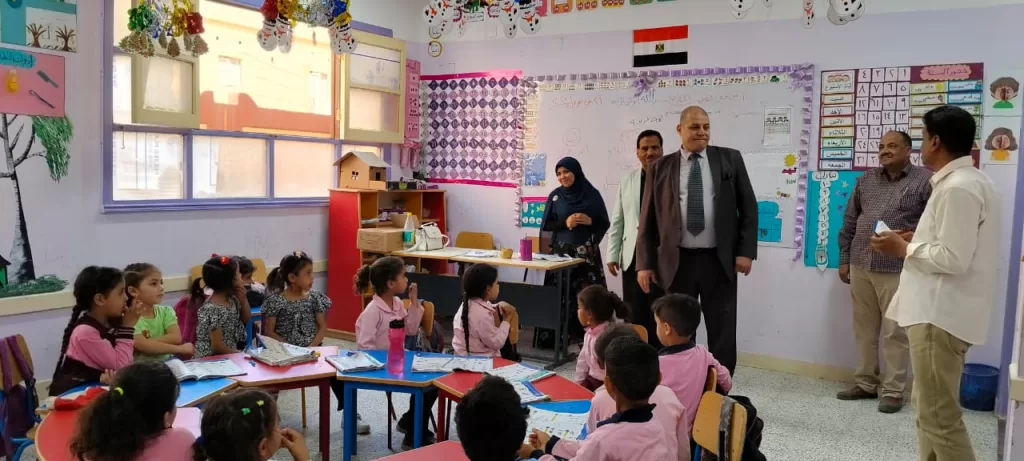 مدير تعليم قنا يتابع انتظام الدراسة بأبوتشت 61 - جريدة المساء