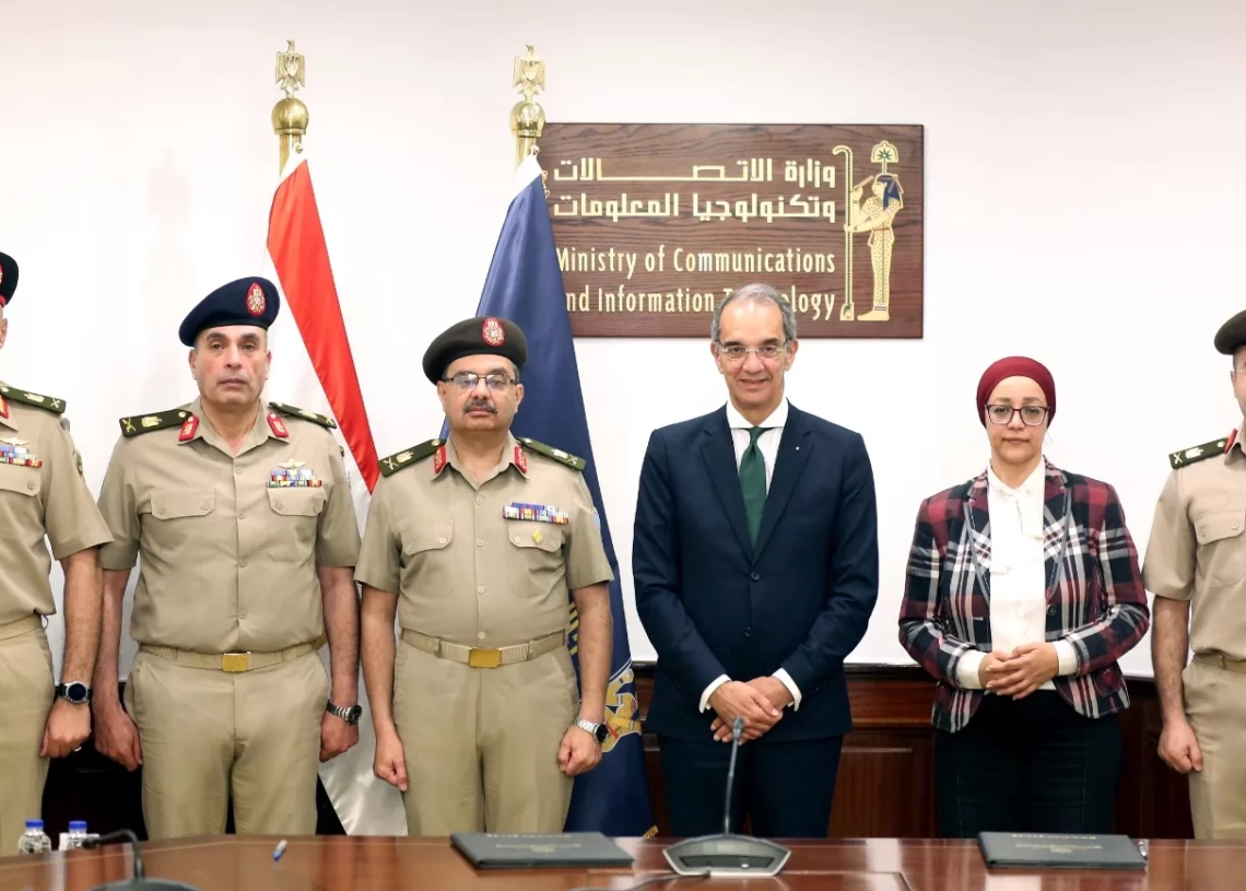 الدكتور/ عمرو طلعت وزير الاتصالات يشهد توقيع بروتوكول تعاون بين ادارة نظم المعلومات للقوات المسلحة ومعهد تكنولوجيا المعلومات (ITI) لتأهيل وتدريب المجندين في مجالات تكنولوجيا المعلومات 19 - جريدة المساء