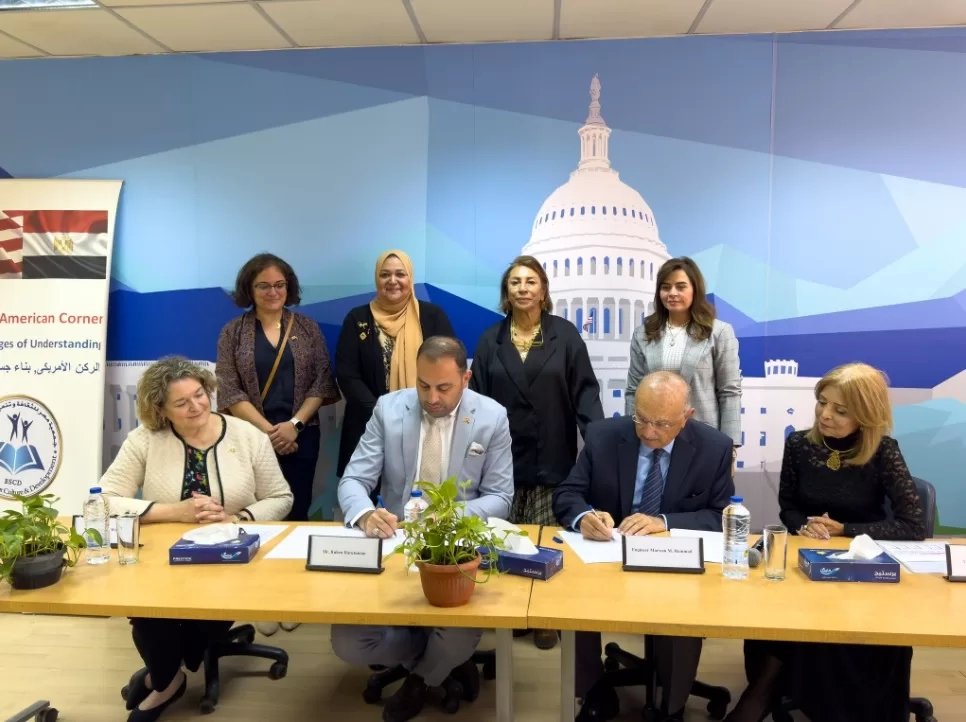 السفارة الأمريكية وجمعية الثقافة والتنمية تقدمان الدعم للزاوية الأمريكية بالمعادى 15 - جريدة المساء