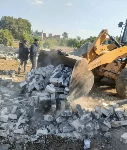 إزالة حالات تعد بالبناء المخالف علي الأراضي الزراعية ب٤ مدن في الجيزة 25 - جريدة المساء