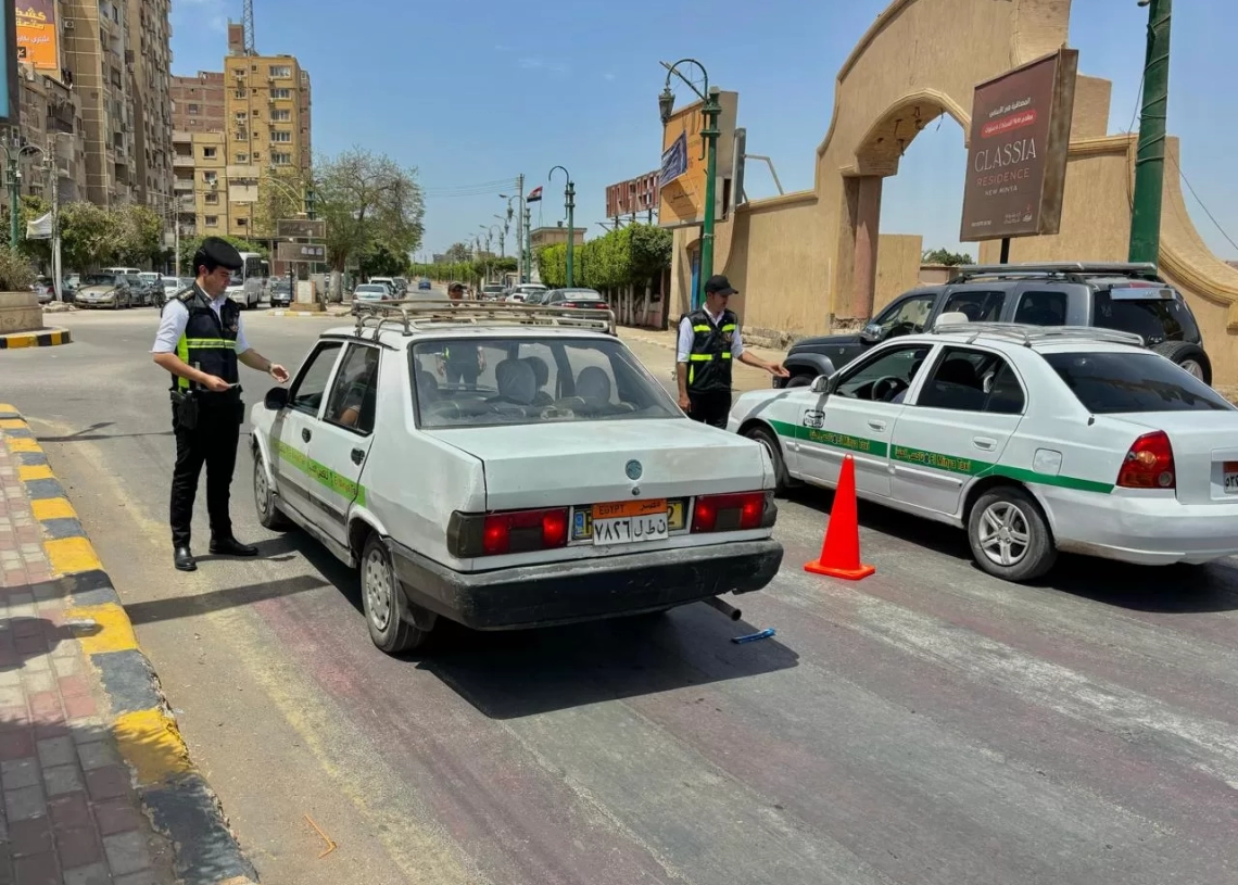 استجابة لشكاوى المواطنين.. محافظ المنيا يوجه بتكثيف حملات المرور للتأكد من الالتزام بتعريفة الركوب وضبط 50 سيارة تاكسي مخالفة 19 - جريدة المساء