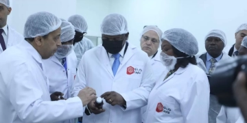 خلال زيارة رئيس دولة أنجولا لمدينة الدواء المصرية..وزير الصحة: الدولة المصرية تتجه لتوطين صناعة الدواء محلياً وتحقيق الاكتفاء الذاتي 1 - جريدة المساء