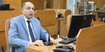 كدواني يتابع تطورات العاصفة الترابية من مركز السيطرة ويؤكد استمرار رفع درجة الاستعداد القصوى حتى عودة الأجواء لطبيعتها 1 - جريدة المساء