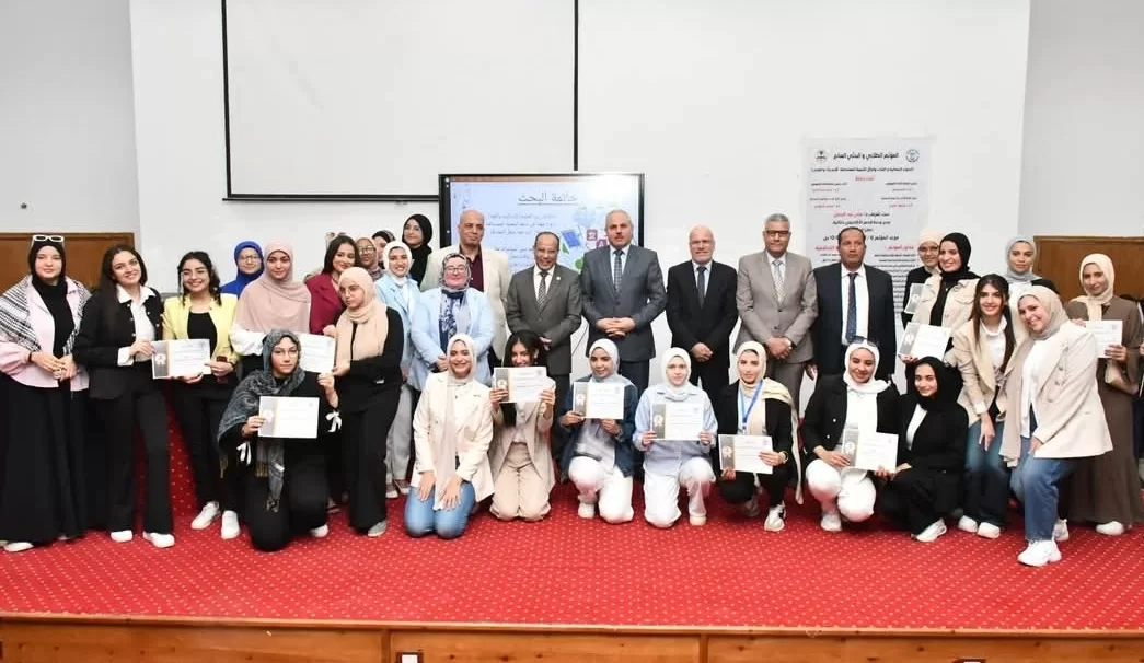 رئيس جامعة القناة يفتتح المؤتمر البحثي السابع بكلية الآداب  19 - جريدة المساء