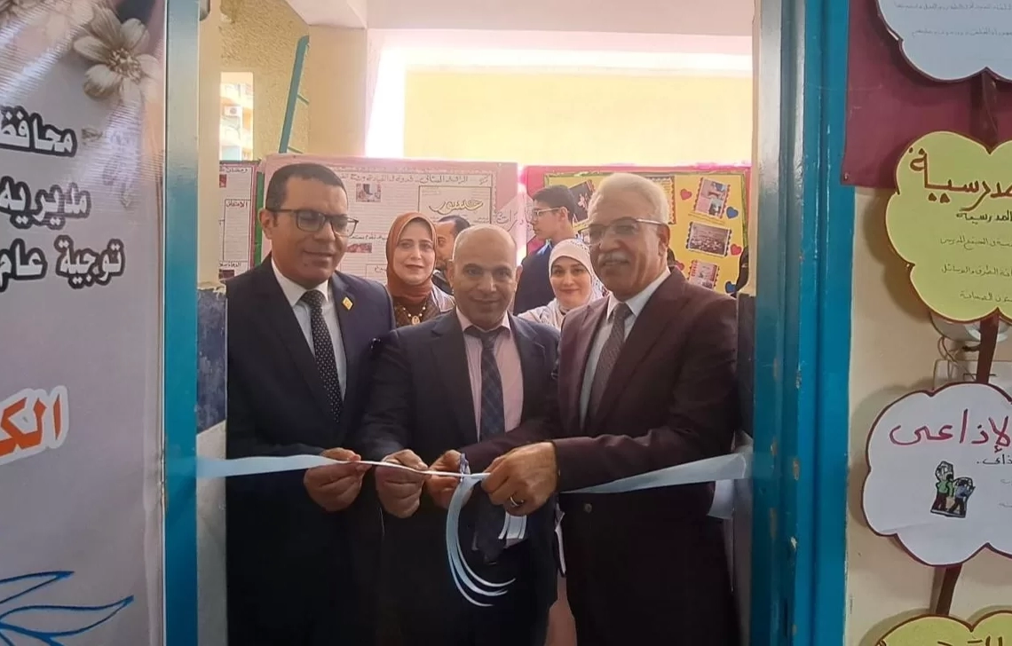 أيمن موسى يفتتح المعرض السنوى العام للصحافة والإعلام بتعليم الإسماعيلية 19 - جريدة المساء