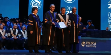 تخريج دفعة جديدة من برنامج ماجيستير و دكتوراه إدارة الأعمال بجامعه اسلسكا بحضور وزير الاتصالات  1 - جريدة المساء