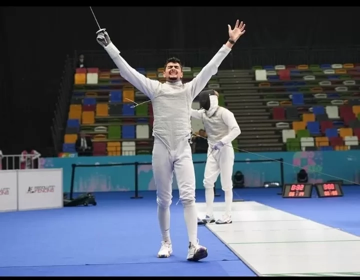 وزير الرياضة يهنئ عبدالرحمن طلبه لفوزه ببطولة العالم لسلاح الشيش بالصين 19 - جريدة المساء