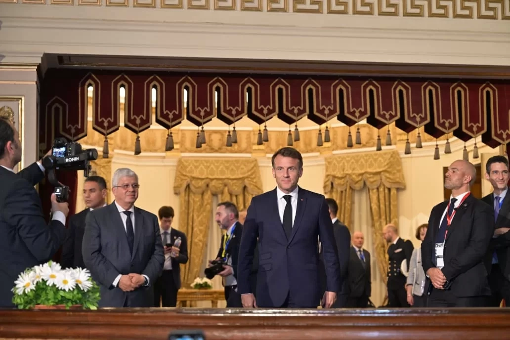 الإعلام والصحافة الدولية ترصد مظاهراستقبال الرئيس الفرنسى فى رحاب جامعة القاهرة. 19 - جريدة المساء الإعلام والصحافة الدولية ترصد مظاهراستقبال الرئيس الفرنسى فى رحاب جامعة القاهرة. 18 - جريدة المساء