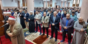 محافظ كفرالشيخ يؤدى صلاة الجمعة.. ويتفقد أعمال التطوير بمسجد النصر «الملك» بعاصمة المحافظة 1 - جريدة المساء