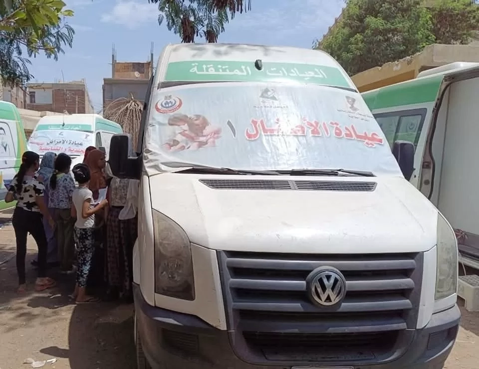 تقديم الخدمات الطبية لعدد 1071مواطنا خلال قافلة طبية مجانية بقرية منبال بمطاي 19 - جريدة المساء