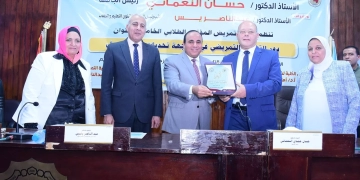 النعماني يفتتح فعاليات المؤتمر الطلابي الخامس لكلية التمريض بجامعة سوهاج 2 - جريدة المساء النعماني يفتتح فعاليات المؤتمر الطلابي الخامس لكلية التمريض بجامعة سوهاج 1 - جريدة المساء