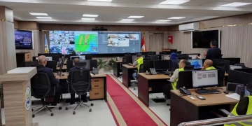 انعقاد غرفة الأزمات ومركز سيطرة الشبكة الوطنية لمتابعة حالة الطقس والتعامل مع البلاغات على مدار الساعة بأسيوط 1 - جريدة المساء