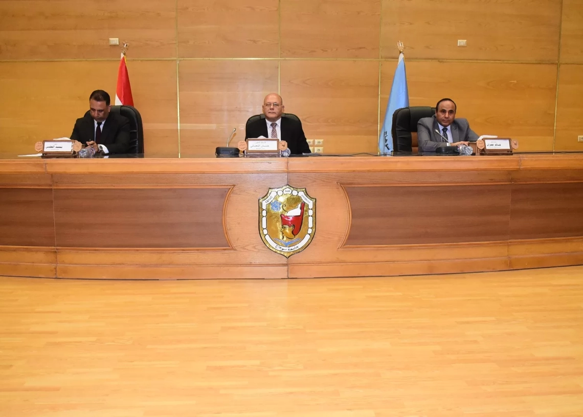 بحضور مساعد وزير التضامن .رئيس جامعة سوهاج يفتتح فعاليات برنامج اختراق سوق العمل 19 - جريدة المساء