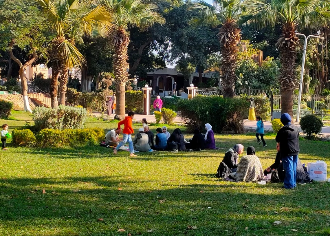 توافد اعداد كبيرة من زائري حدائق القناطر الخيرية..في شم النسيم 15 - جريدة المساء